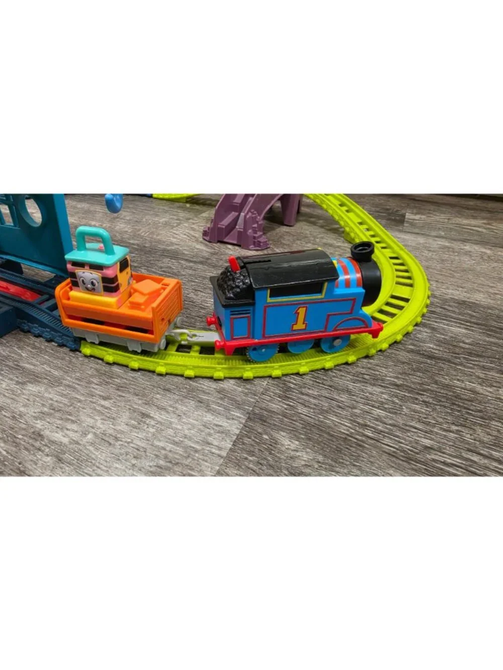 THOMAS FRIENDS FIX EM UP FRIENDS MOTORIZED TRAIN TRACK SET CARLY CRANE HDY58 LOT